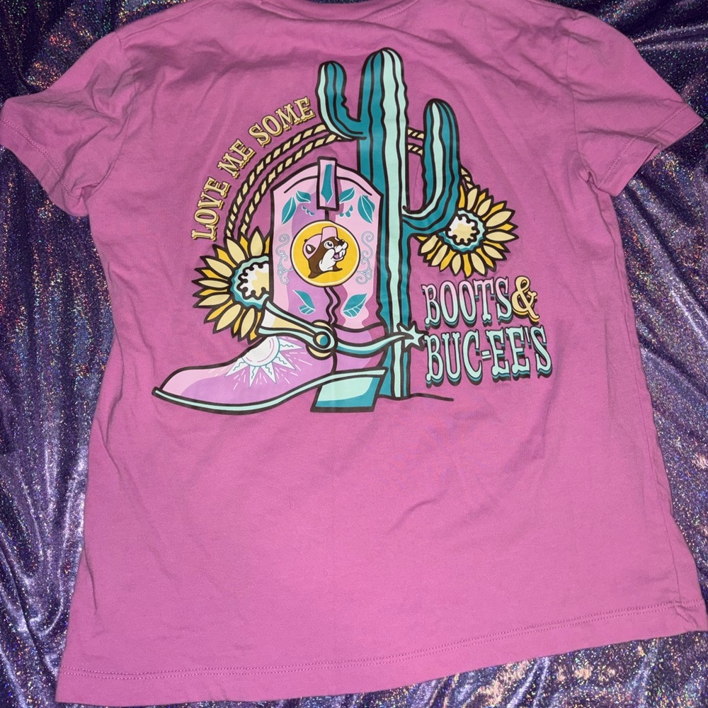 “Love Me Some Boots & Buc-Ees” cowgirl shirt